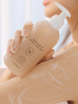Salmon Fruity Centella Body Wash 300g